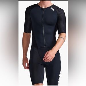 Men’s Aero sleeved trisuit M